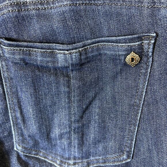 Democracy Blue Med-Dark Wash Mid-Rise Ab-Solution Raw Hem Cropped Jeans Size 14 - Picture 9 of 15